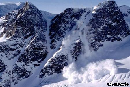 В Закарпатье объявили об опасности схождения лавин