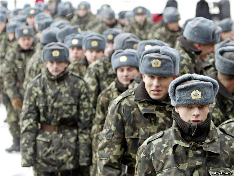Зачем власть сейчас стягивает войска в Киев?