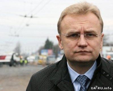 Мэр Львова призвал силовиков переходить на сторону народа