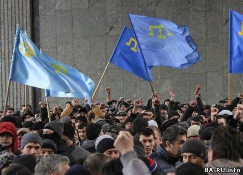 Крымчане защищают телеканал ATR, ждут на штурм