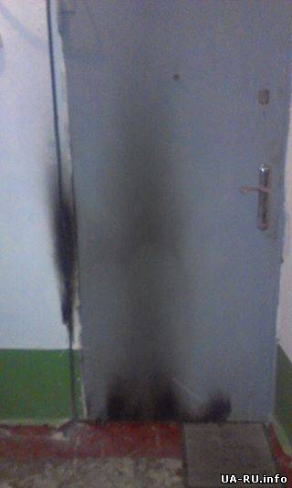Евгении Матейчук из "ДемАльянса" сожгли дверь в квартире