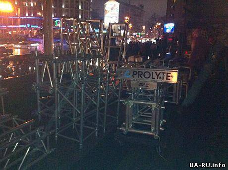 Евромайдан второй вечер в темноте - через "сбой в системе освещения"