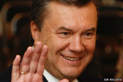 В.Янукович призвал Н.Азарова не ждать 31 декабря и выплатить пенсии и зарплаты