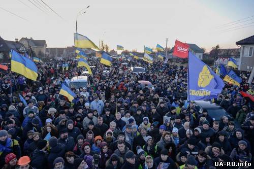 ГАИ хочет лишить тысячу учасников Евромайдана водительских прав за поход на Межигорье