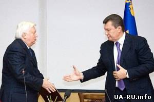 Янукович обмывал предоставление ему убежища в московском ресторане