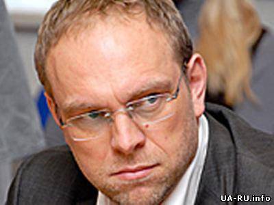 Власенко попросил суд закрыть против него дело, заседание отложено до завтра
