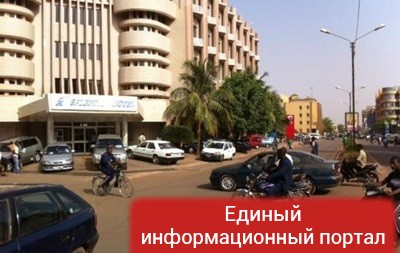 12 заложников выведены из отеля в Буркина-Фасо