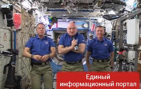 Астронавты МКС поздравили землян с Новым годом