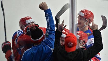Российские хоккеисты обыграли США и вышли в финал молодежного ЧМ