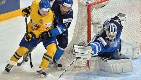 Финские хоккеисты вырвали победу у шведов в полуфинале МЧМ