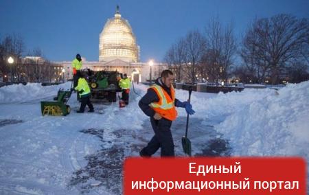 В Вашингтоне из-за снегопада закрыли все госучреждения