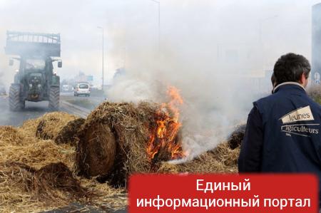 Взрыв Ленина в Донецке и солнечное гало: фото дня