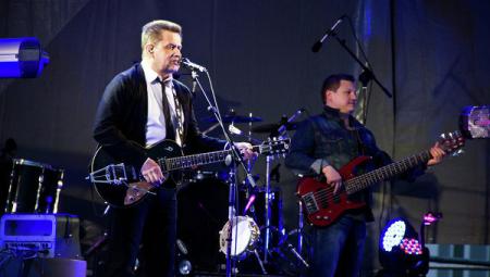 Группа "Любэ" даст концерт памяти гитариста Усанова в день его похорон