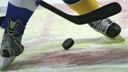 Хоккеисты сборной Швеции обыграли россиян в матче юниорского ЧМ