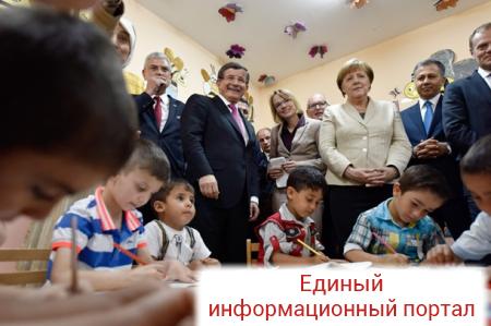 Меркель и Туск посетили сирийских беженцев в Турции