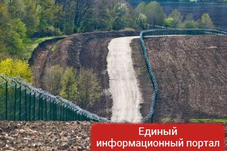 Падение Кличко и "Стена" на границе: фото дня