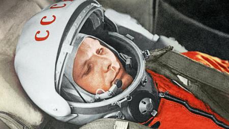 Роскосмос запустит 108 тысяч воздушных шаров с портретом Гагарина