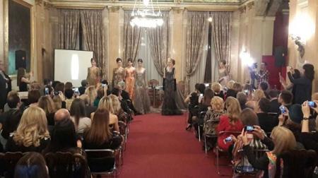 Юдашкин представил в посольстве Италии коллекцию вечерних платьев