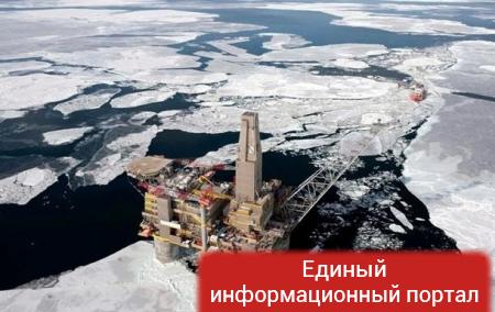 Доходы России от нефти и газа упали еще на треть