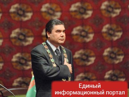 Президент Туркменистана написал книгу о "великолепии" ковров