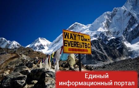При спуске с Эвереста погибли двое альпинистов