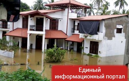 Сотни тысяч человек покинули дома из-за наводнения на Шри-Ланке