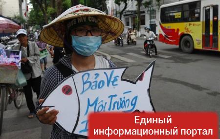 В Ханое прошли протесты из-за гибели рыбы