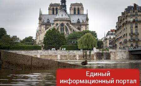 Париж потратит миллионы евро на помощь пострадавшим от наводнения