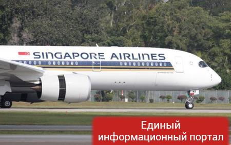 В Сингапуре при экстренной посадке загорелся самолет