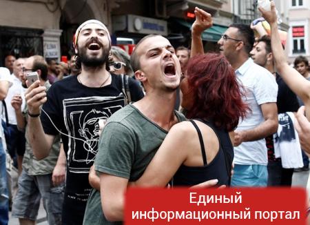 В Стамбуле жестоко разогнали гей-парад