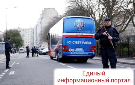 Во Франции неизвестные обстреляли туристический автобус