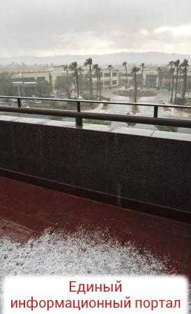 Сильный дождь с градом затопил Лас-Вегас