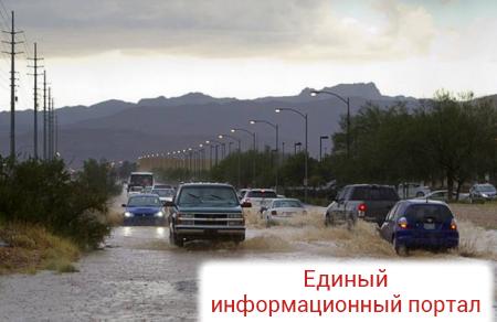 Сильный дождь с градом затопил Лас-Вегас