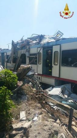 Столкновение поездов в Италии: выросло число жертв