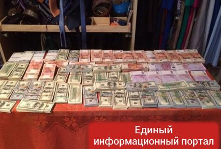 У главы таможни РФ при обыске нашли почти миллион долларов