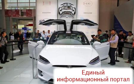 Автопилот Tesla спас жизнь водителю