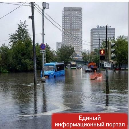 Москву затопило. В столице РФ рекордный ливень