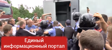 Украинцы устроили «суд Линча» над полицейскими в Николаеве