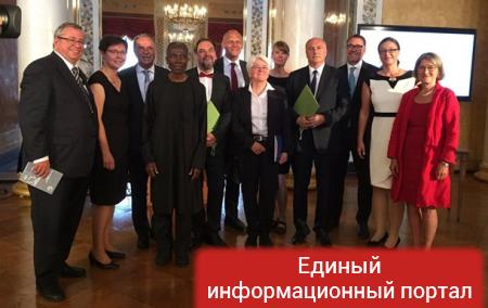 Украинского писателя Андруховича наградили медалью имени Гете