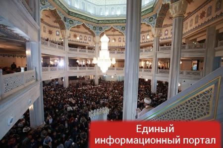 На Курбан-байрам в Москве пришли тысячи мусульман