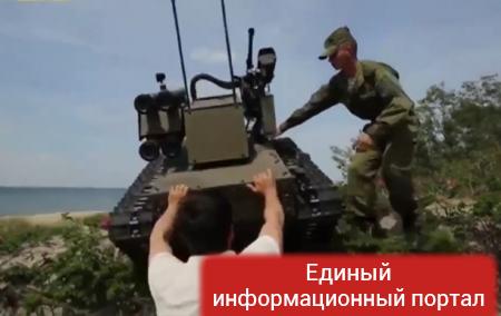 В России военный робот чуть не придавил человека