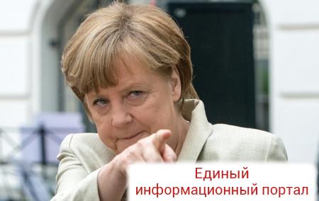 Меркель заявила, что Google и Facebook должны рассказать, как работают