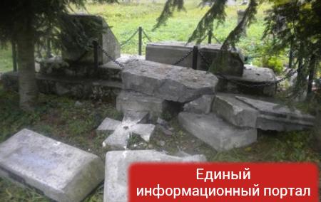 Поляки извинились за уничтожение памятника украинским воинам