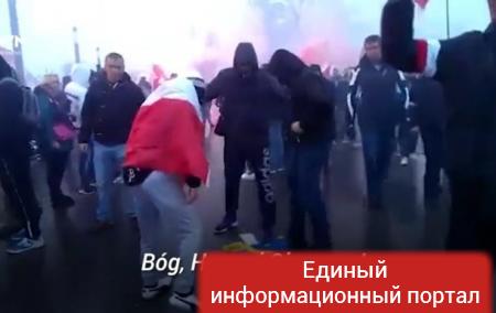 На марше в Польше сожгли украинский флаг