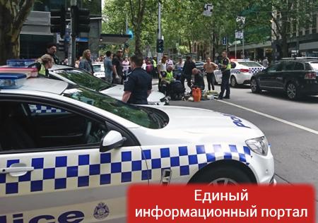 В Мельбурне автомобиль врезался в толпу пешеходов