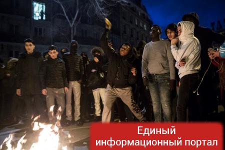 Протестующие в Париже бросали камни в копов