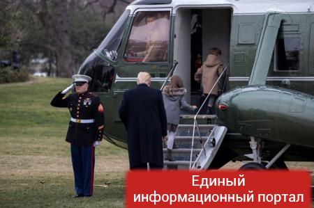 Трамп покатал внуков на вертолете