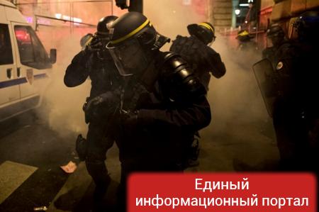 В Париже полиция применила газ против протестующих