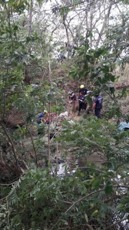 В Панаме автобус упал с моста, десятки погибших