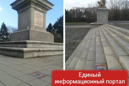 В Варшаве осквернили советское военное кладбище
